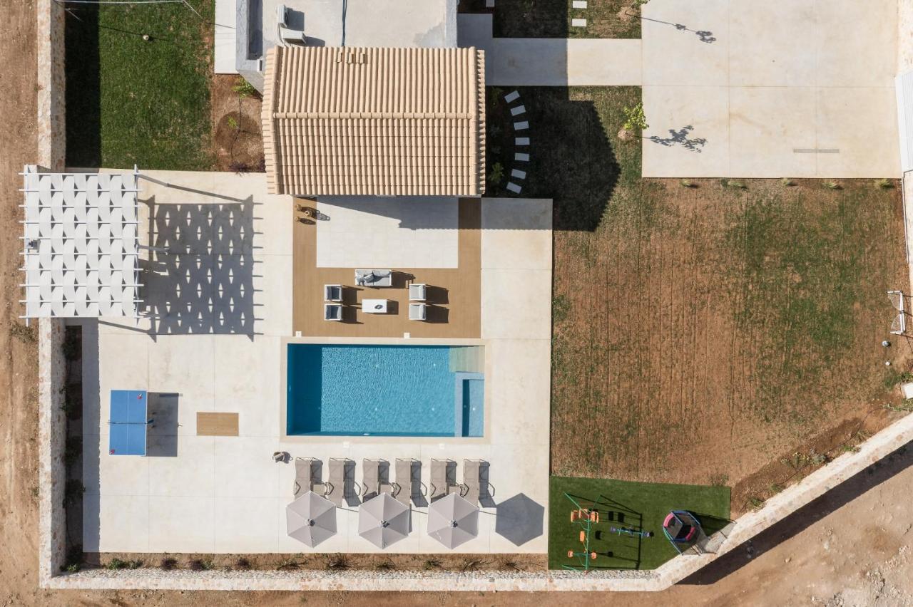 Evaero Villas I, Ii, Iii, IV - An Ever-So Inviting Escape, By Thinkvilla Sfáka Exterior foto